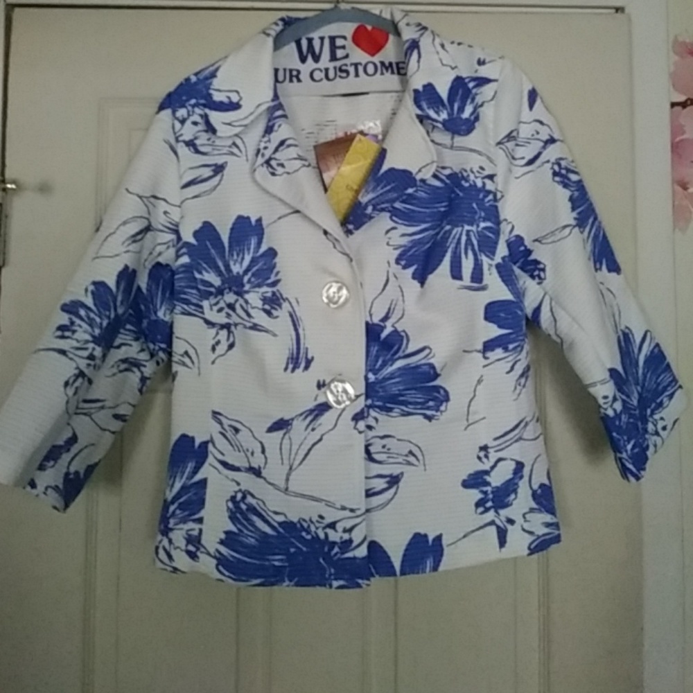 White and blue printed 3/4 length 2 button blazer